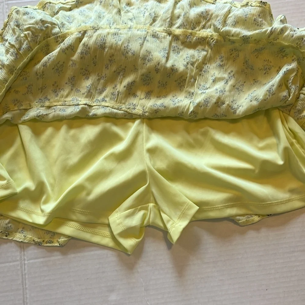 NWT-Justice-plus-yellow floral-woven tiered ruffled,mini, skirt/skort.